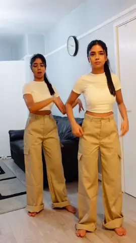 Second Hand Jawani🙈❤️#teamvleenam #trending #trend #twins #twin #uktwins #uktwin #uk #uk #twinsuk #dilbar #dilbardilbar #dilbardilbarsong #twinning #dance #mirrortwins #DancersOfTikTok #secondhandjawani 