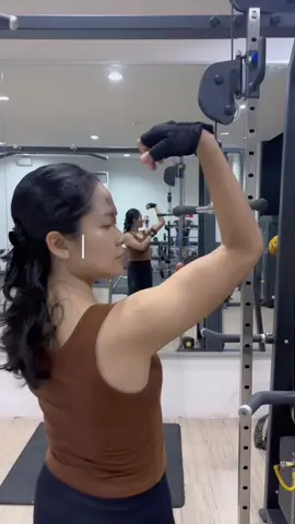 Bye lengan gelambir ✌️#gym #gymmotivation #GymTok #workout #latihanlengan #lengangelambir #tricepsworkout 