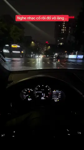 Cuối tuần chill cùng mưa #porsche #macan 