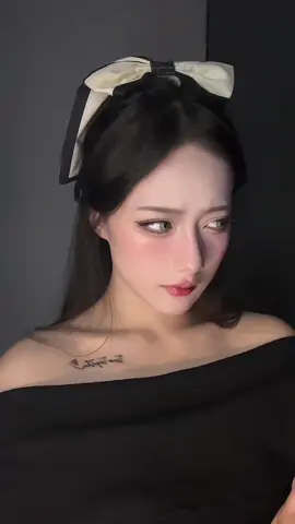 Chiếc makeup look này make xong mê  luôn 😭 #alicepagani #alicepaganimakeup #douyin抖音 #makeup #fypシ #xh #Viviha 