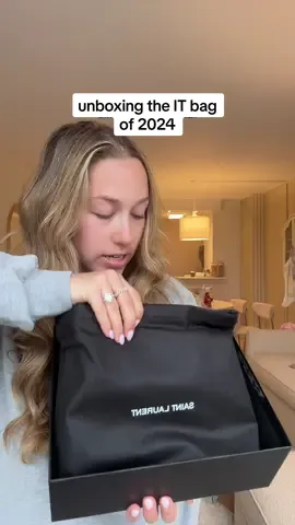 IT BAG for 2024 gonna cry it’s so beautiful 😭😭 #saintlaurentunboxing #yslunboxingvideo #yslbagunboxing #yslbagsbags #yslmanhattanbag #yslmanhattanmini 