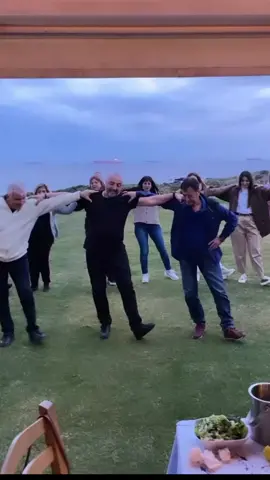 Amazing sirtaki dance!! Opa!! bravoo!! #unitedkingdom #viral #fy #uk #sirtakidance #zorba #sirtaki #zorbadance #dance #opa 