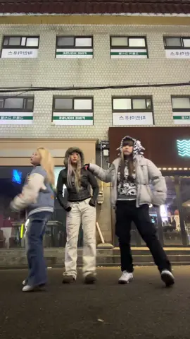 다시 돌아온 #hoodgirlschallenge #ocean #naon #zukadalit #롤리폴리 