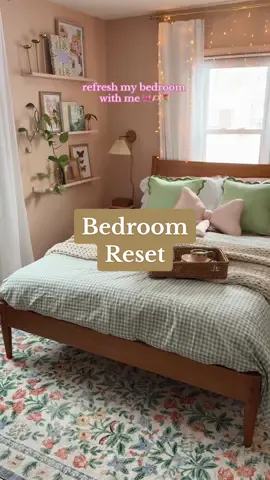 Spring inside, blizzard outside? #bedroomdecor #bedroomrefresh #bedroominspo #cozycore #cottagecoreaesthetic #springvibes #colorfulhome #myeclectichome #myhousethismonth #amazonfinds #targetmusthaves 