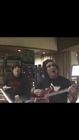 Making of ‘Bat Country’ from Synacky 🎸🦇 • • • #avengedsevenfold#batcountry#cityofevil#cityofevilalbum#a7x#a7xbreakdown#avengedsevenfoldvideos#avengedsevenfoldlive#avengedsevenfoldlyrics#a7xforever#a7xlive#a7xlyrics#mattshadows#mshadows#synystergates#brianelwinhanerjr#syngates#zackyvengeance#zacharyjamesbaker#synacky#johnnychrist#therev#jamesowensullivan#riptherev#foREVer#lifeisbutadream#libad 