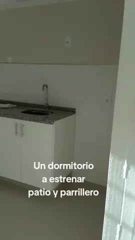 Alquiler de apartamento a estrenar en La Comercial. Un dormitorio. Patio y parrillero de uso exclusivo. #montevideo #apartamento #patio #parrillero #2024 