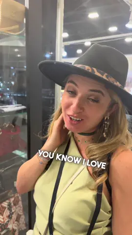 I was waiting for this moment to find the prefect bags for my collection! Comment below if you think it was a good deal #watches #watchbyjuls #miami #channel #channelbag #womakn #fashion #paris 