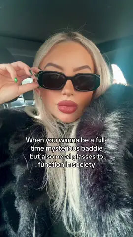 Still a #baddie but just a lil less mysterious 🤭🤭 #fyppp #mobwifefashion #mobwifecore #comedy #glassesproblems 