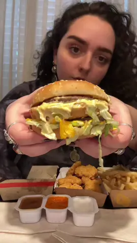 McDonald’s & @OLIPOP #olipoppartner 🍔🍟 #mcdonaldsmukbang #bigmac #bigmacmukbang #eatwithme #mukbang #mukbangeatingshow #eatingasmr #foodasmr #mukbangasmr #asmreating #eatingshow #eatingshowasmr #eatingsounds #crunchy#mukbangs #mukbangvideo #eatingsounds  #crunch #crunchyasmr #crunchsounds #crunchysounds #crunchymukbang