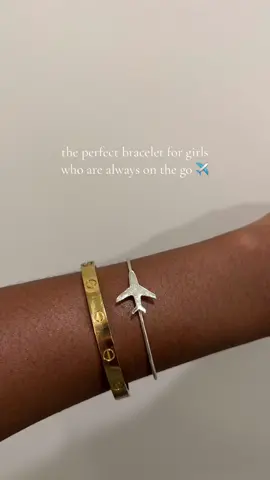 Off to get on a big jet plane✈️✨ • • • • • • • • • #jewelry #bracelet #style #shopping #fashion #bracelet #cooljewelry #uniquejewelry #silver #sterlingsilver #sterlingsilverjewelry #fashionstyle #fashion #fashionblogger #fashionstylist 