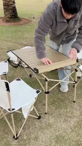 Hi mga beshiecakes! Mahilig ka bang mag picnic and you're looking for a picnic table and chair? This is your sign to buy! #fyp #fyppppppppppppppppppppppp #budol #buynow #budolfinds #tiktokfinds #epypi #trendingvideo #tiktokaffiliatemarketing #trend #picnic 