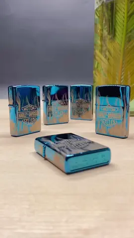 Zippo Harley-Davidson 360° Flames High Polish Blue 49469  Một sự lựa chọn tuyệt vời cho AE đam mê dòng xe Harley. #Zippo #lighter #zippolighter #zippochínhhãng #batluario #batluazippo #zippocustom #zippousa #zippotrick #reviewzippo #zippo #zippooriginal #dazippo #zippoxua #zippoco #zippobrass #batluariovn #zippoarmor #xangzippo #bậtlửa #xangzippochinhhang #harleydavidson #harleydavidsonvietnam  