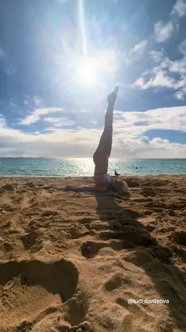 I saw this fun transition from @Nicole and had to try it☺️ #yogapractice #shoulderstandchallenge #yoga #yogachallenge #yogaaesthetic 