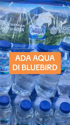 Ada Aqua di Blue Bird ❤️ Creative branding ini salah satu contoh  implementasi brand strategy 360. Hadir di touch point targetnya. Bukan endorsement #brandingtips  #brandstrategy360 #brandstrategyconsultant #aqua #bluebird 