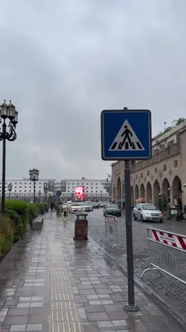 اليوم دك ستوريات 😂❤️🇮🇶 #اربيل #القلعة #سوق_القلعة #النافورة #مطرت_وشتهيت_اتبلل_وياك 😂 #شارع_60🎵♥️ #مليون_مشاهدة❤ #ستوريات #العراق 