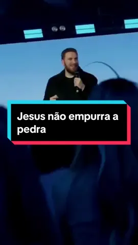 Jesus não empurra a pedra, quem preciss dar o primeiro passo é você 🙏🏼😭  #andrefernandes #tiktokviral #devocionaldiario #tiktokcristao 