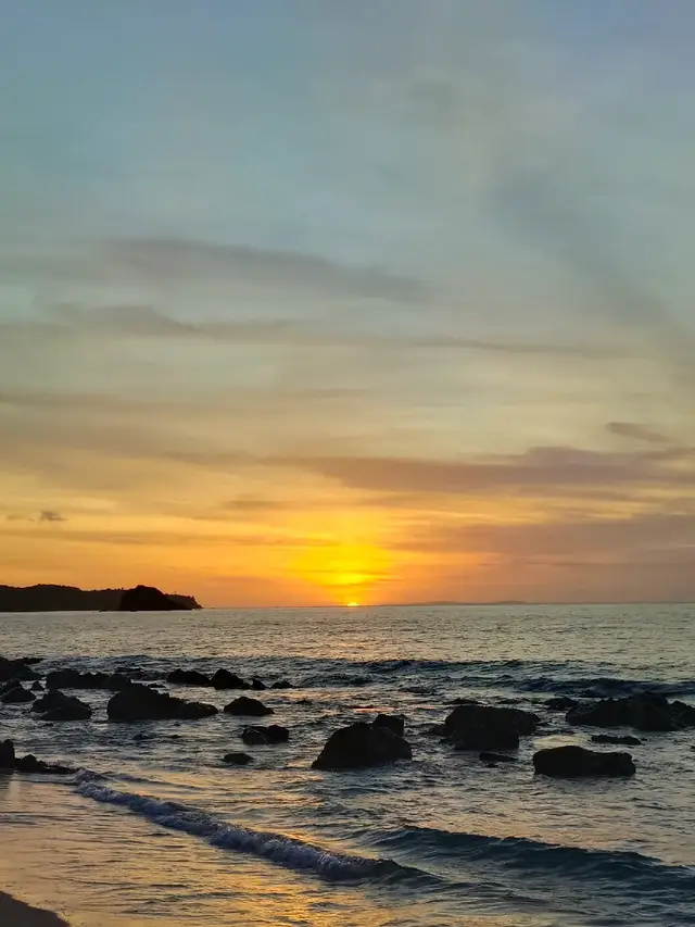 #ntb #4upageシ #viraltiktok #fotoslide #sunset #pantai #beach🌊 #pamungkastothebone 