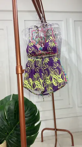 Conforto e estilo na moda praia? Temos! 🏖️  Confira as nossas opções de triquini. Composto por 3 peças no tecido poliamida. •Modelo cortininha •Possui bojo •Calcinha com regulagem na cintura •Acompanha shorts Disponível nos tamanhos M e G. 🏷️$89,99 av #biquini #triquini #modapraia #verao2024 #praiana