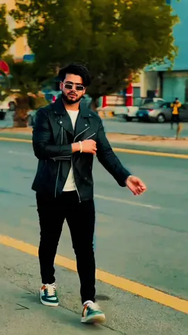 #CapCut walk like a lion 🦁🖤🔥😎 #hamza_yash #team_04⭐️ #hamza_yash_04🌏 