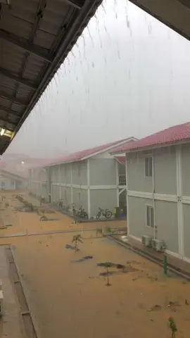 vibes hujan di mess #storytambang #pamapersadanusantara #pamapersada #jawapride #fyp 