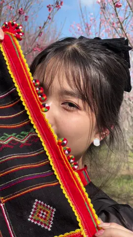 Lên thiết kế này đi ngắm hoa ngay thôi các nàng ơi #aocomdantocthai #aocom #dantocthai_taybac #dienbienphu #cogaithai #lehoihoaanhdao 