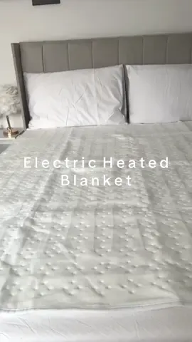 Bedtime is about to get a lot warmer with this electric heated blanket! ✨ Can adjust the temperature with the remote at night🫶🏼 This is perfect for these cold nights🥶 #electricblanket #bedroomhacks #winterhacks #bedroomtips #tiktokmademebuyit #spotlight #valentinesdaysale #fyp #homefinds #bedding #beddinghack #