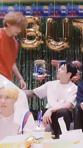 テテにデレデレなグクが好きだよ～🫶🥰 #taekook#グクテテ#グク#テテ#jungkook#taehyung#정국#김태형#bts#army#fyp#グクペン#グテ推し#🐰#🐻‍#🐯#🐯🐰#🐻‍🐰#💚💜‪︎‪ 