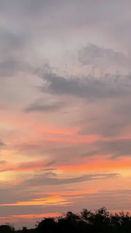 #sunrise #inthemorning #aesthetic #sky #clouds #fyp 
