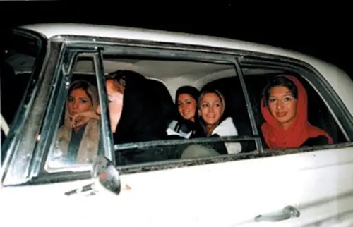 Iraq 00s #arabgirl #ArabTikTok #middleeastern #middleeast #pourtoipage #voguearabia #iraq #baghdad #abaya #northafrican #northafrica #muslimtiktok #arabgirls 