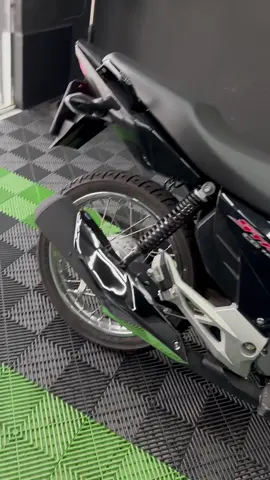 Projeto simples, mas que deu uma nova cara no escape da 160. Proteção de escape da twister cromado, o famoso espelho 🤩🔥  #montadinha #start160 #titan160 #fan160 #montadinhas #montadinhasdaquebrada 