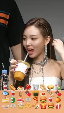 Nayeon eating 🥡🍝🥤 #nayeon @TikTok #ASMR #mukbang #eating #once #twice 