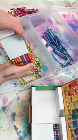Replying to @Zenspire Designs ✨step 2: organzie crayons✨ #zenspiredesigns #SmallBusiness #canvasart #artstudio #satisfying #crayonart #asmr #crayonmelt 