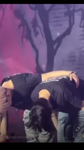 Jay holding Jungwon’s waist 🫠 #jungwon #jay #enhypen #jaywon #fyp #fypシ #parkjongseong #yangjungwon #foryou #kpop #kpoptiktok #kpopfyp #kpopph #viral #fypage 