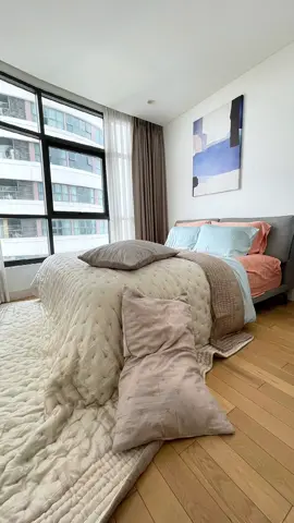 Cuối tuần rồi, tranh thủ dọn dẹp phòng, cho thân tâm trí thêm khoẻ mạnh nha các chị ơi! #sundayinhoian #hoian #bamboobedding #silkduvet #beddings #giftsetideas #giftset #inspiration 