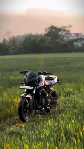 The black beauty 🖤🔝🥷BIL#_street_warriors #always_speeding #indunil_motors_💪👿💥 #ashu_z🚀 #midnight_racing🐼 #BIL #ns200 #srilanka 