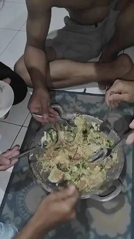 Kumpul Bareng Temen #fyp #fypシ #anakkost #laper #makan #seblak 