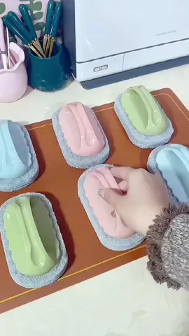 Sponge scouring brush with handle, bathroom tile kitchen decontamination pot washing sponge brush, does not hurt your hands and is easy to use and clean.#fyp #foryou #ilike #cleaningbrush #spongewipe #kitchengoodies #goodthingsrecommended 