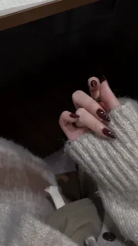 sangat suka🥰#belilokal #kukupalsu #nailart #fakenails #capcut #fakenail #skincare #nails #kukupalsumurah #nailsart #kuku#kukusehat #kuku 