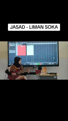 Jasad - Liman soka (Guitar Cover) gigitaran sambil ngasuh hihihi #guitarcover  #jasad  #limansoka  #guitarfemale  #metalhead  #metalhijab  #familytime 