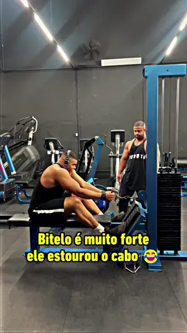 O Dia que a máquina não aguentou minha força! Deu ruim galera 😅🤣 #maromba  #musculação  #academia  #mememaromba  #força 