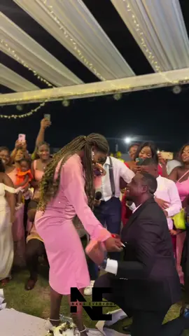 He proposed to her at her friends wedding 💍❤️ She was so surprised 🥹🥰 #surprise #rised #proposal #wedding #receptionproposal #weddingrings #bride #plan #trending #viral #reels #ghanawedding #pokedex #tiktok #proposal #weddingtiktok #fyp 