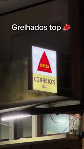 Correio’s Bar. Isto porque neste local chegaram a estar os correios há muito tempo. Um clássico snack bar por fora, uma autêntica casa de grelhados por dentro. Sem dúvida que uma carne bem grelhada faz toda a diferença. Belo tasco, bela carne, belos grelhados 🥩 📍Alquerubim, Albergaria-a-Velha, Aveiro.  #tascolog #alquerubim #albergariaávelha #grelhado #grelhados #carne #correios #fy #portugal 