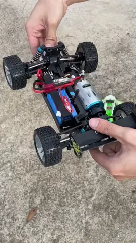 Padu teruk rc WLtoys ni. Laju terangkat .... tekan beg kuning sekarang .jangan tunggu lagi #rccollector #rc #feo #controlcar #rcspeed #kakiracun #fyp #fypシ #fypシ゚viral #fypage #capcut #foryourpage #fyppppppppppppppppppppppp 