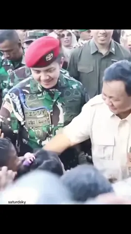 mode es #mayorteddy mencair kalau ada anak kecil🫠 #mayorteddyindrawijaya #teddyindrawijaya #ajudanprabowo