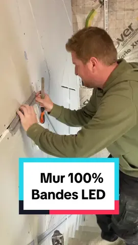 Un mur 100% bandes LED 🔥 Vous validez ?  #renovacile #bandeled #renovation #projetinsolite #grange #hangar #restoration #travaux #travauxmaison #travauxrenovation #profilés #led #ledlights #leds #rubanled #공장 #tareas #hausarbeit #restoration #housework #murled #renovationinterieure #renovationinsolite #renovationmaison #maison #maisondumonde 