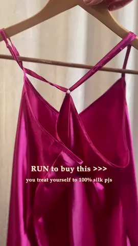 Can't get over this pretty color💕I feel so comfy in it when i wear it to sleep or at home🤍 #pajamas #pajamashaul #homestyle #musthaves #ValentinesDay #tryonhaul #thatfgirlaesthetic #aifilter #EKOUAER #SLEEPIQUE #pjsunboxing