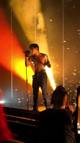 Take me back to this amazing moment 😭 I swear Ian’s stage presence is unreal. DPRIAN-Ballroom Extravaganza [DPR 'Regime' World Tour-Charlotte, NC] @DPR IAN #dprian #miito #dpr #dreamperfectregime #regimetour #regimeincharlotte #dprweganggang #dprfans