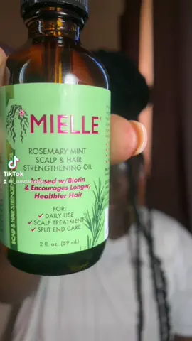 #mielleorganics #mielle #miellehairoil #miellehairproducts #miellerosemarymintoil #mielleoilgrowth #onthisday #protectivehairstylesforblackwomen #softlocsstyles #distressedlocs #howtogrowyourhairnaturally 