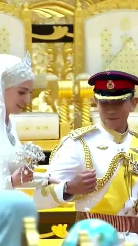 Find someone who look at you like how Prince Mateen did to Anisha 🙌🏻🫠✨ #princemateen #anishaik #anisharosnahadam #royalwedding #weddingoftheyear #princemateenofbruneiwedding #anisharosnahisakalebic #majlissanding 