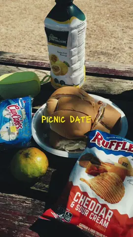 #picnicdate #picnicaesthetic #paintingdate #datesforcouples #dateideas 